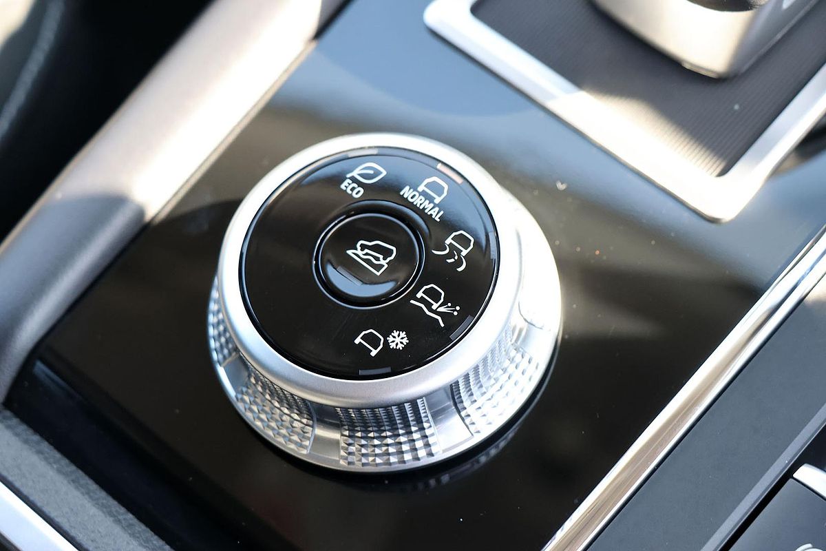 2024 Mitsubishi Outlander LS ZM