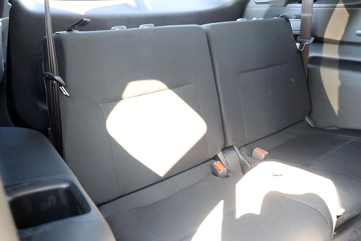 2024 Mitsubishi Outlander LS ZM