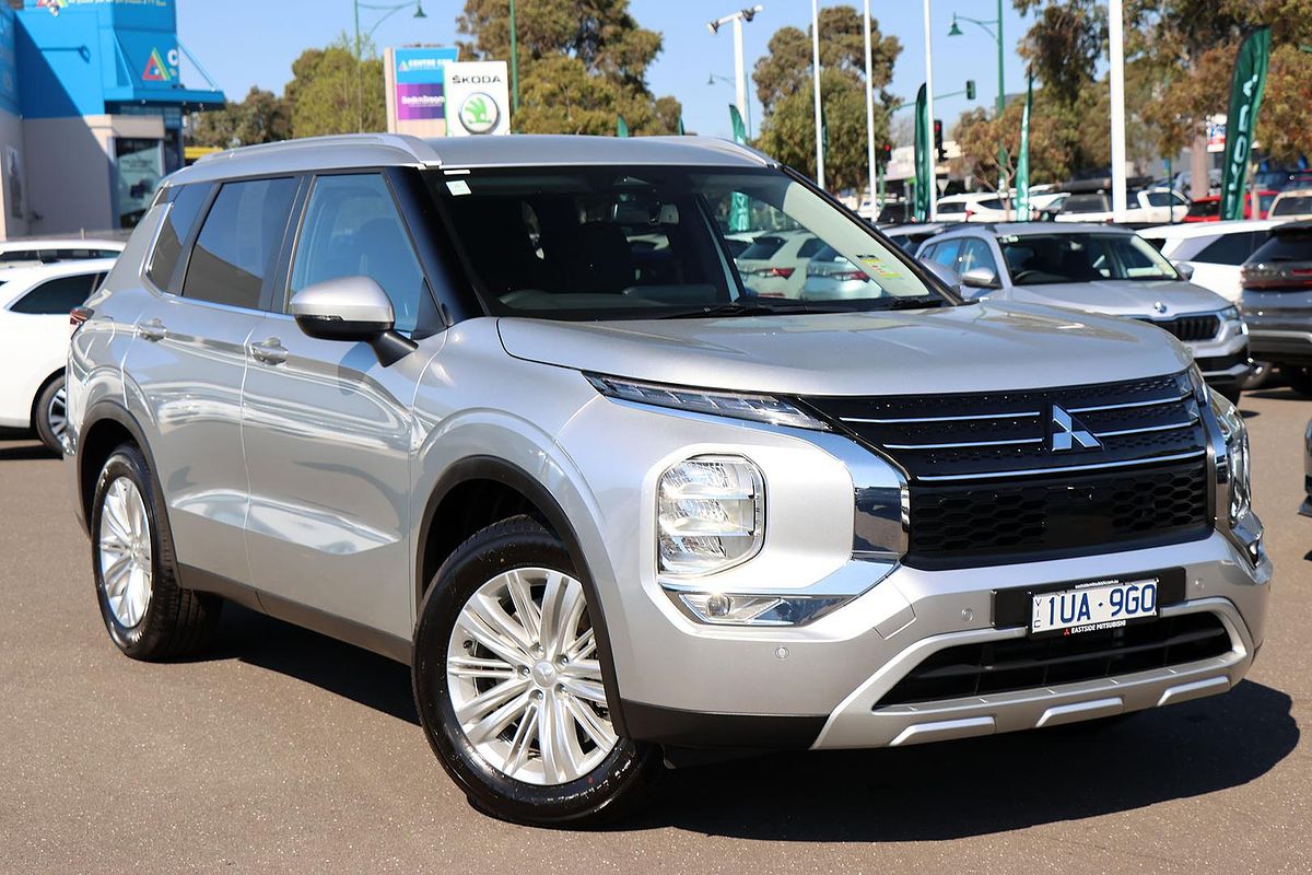 2024 Mitsubishi Outlander LS ZM