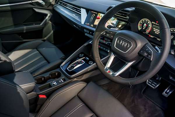 2025 Audi A3 35 TFSI S line GY