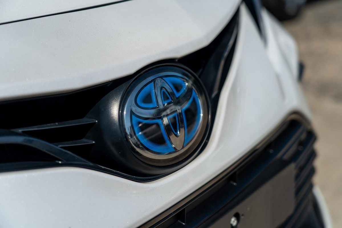 2024 Toyota Camry Ascent AXVH70R