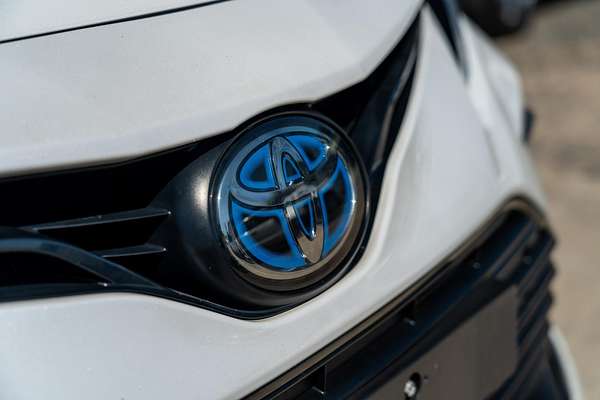 2024 Toyota Camry Ascent AXVH70R