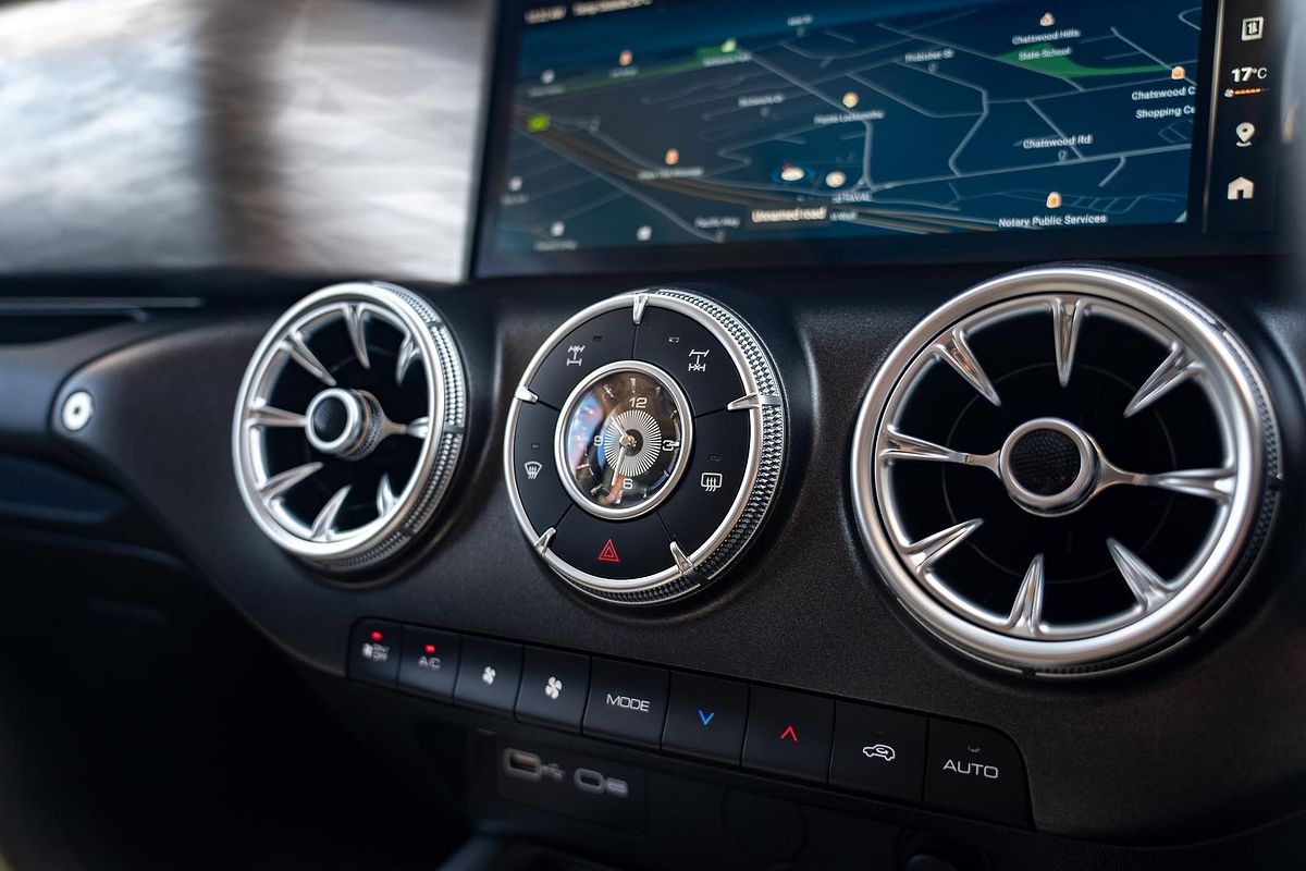 2023 GWM Tank 300 Ultra Hybrid P01