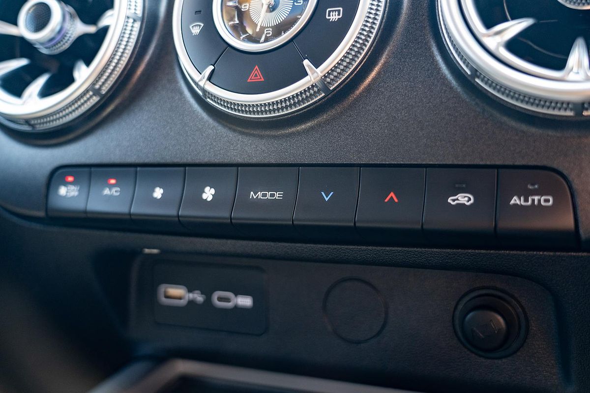 2023 GWM Tank 300 Ultra Hybrid P01