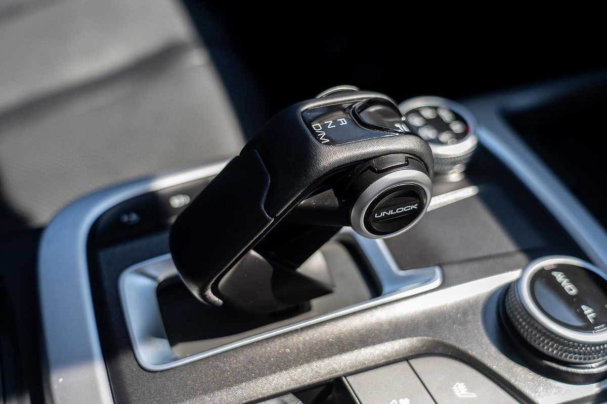 2023 GWM Tank 300 Ultra Hybrid P01