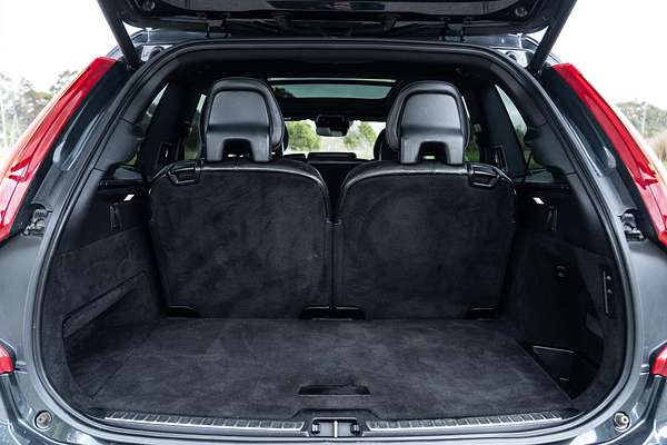 2017 Volvo XC90 T8 R-Design