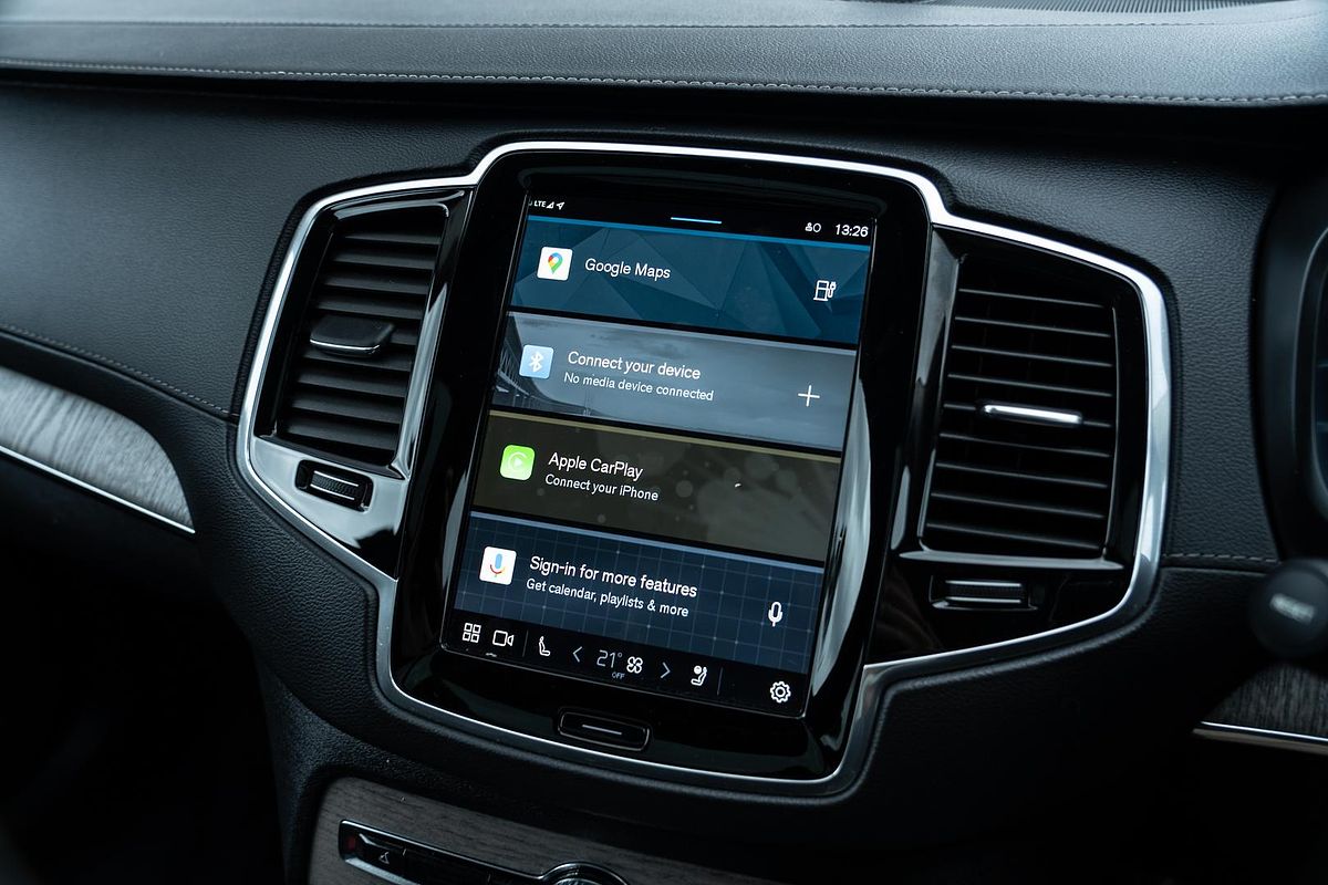 2022 Volvo XC90 Recharge Ultimate T8 Plug-In Hybrid