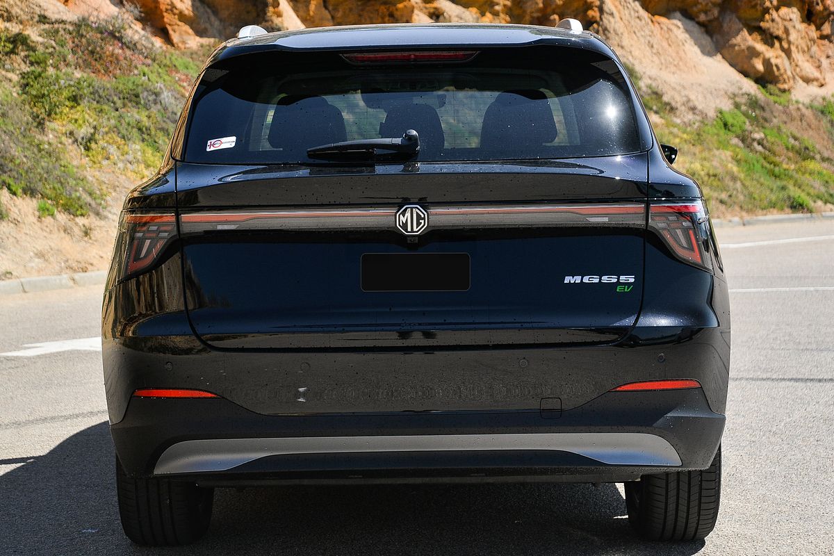 2025 MG MGS5 EV Essence 62 ZS3EM