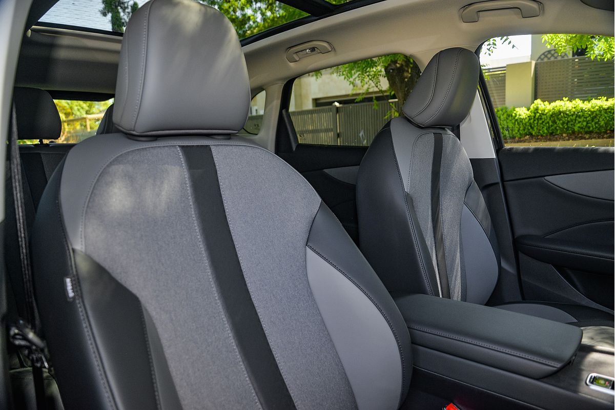 2025 MG MGS5 EV Essence 62 ZS3EM