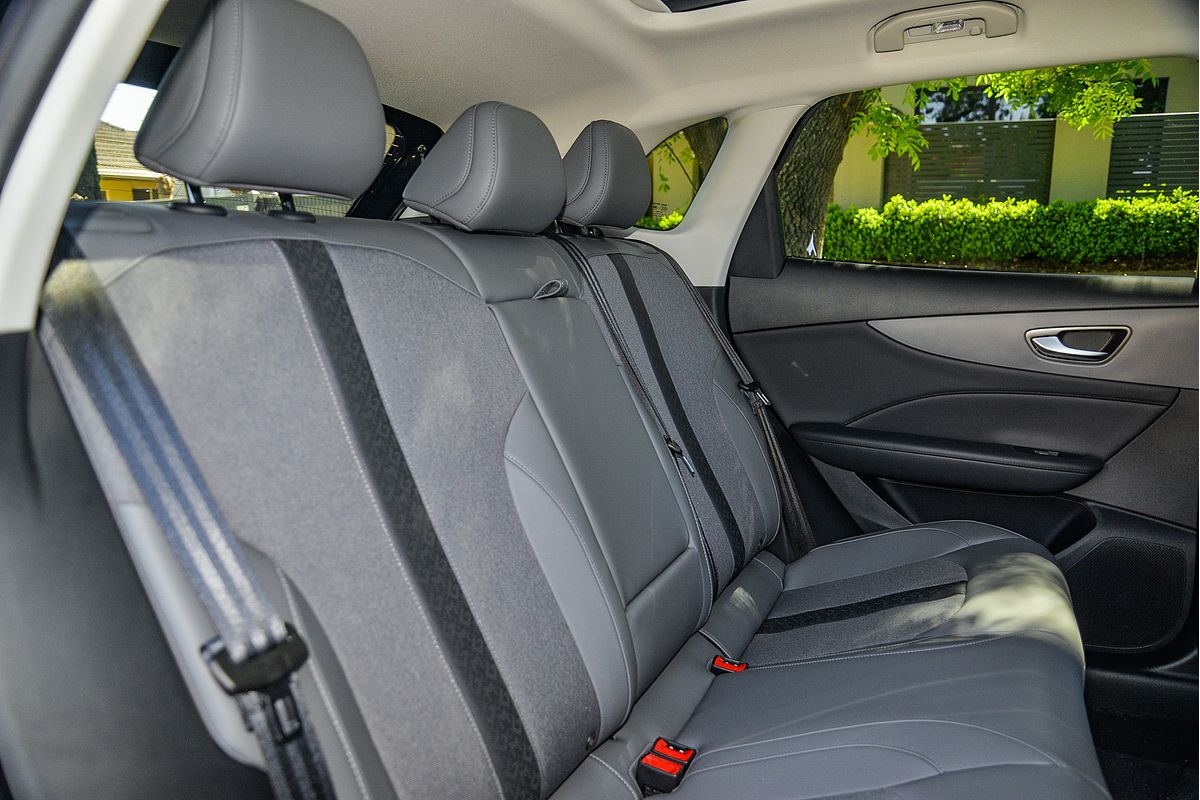 2025 MG MGS5 EV Essence 62 ZS3EM