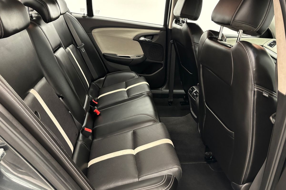 2017 HOLDEN CALAIS V 6 SP AUTOMATIC 4D SEDAN V6