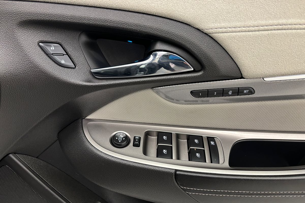 2017 HOLDEN CALAIS V 6 SP AUTOMATIC 4D SEDAN V6