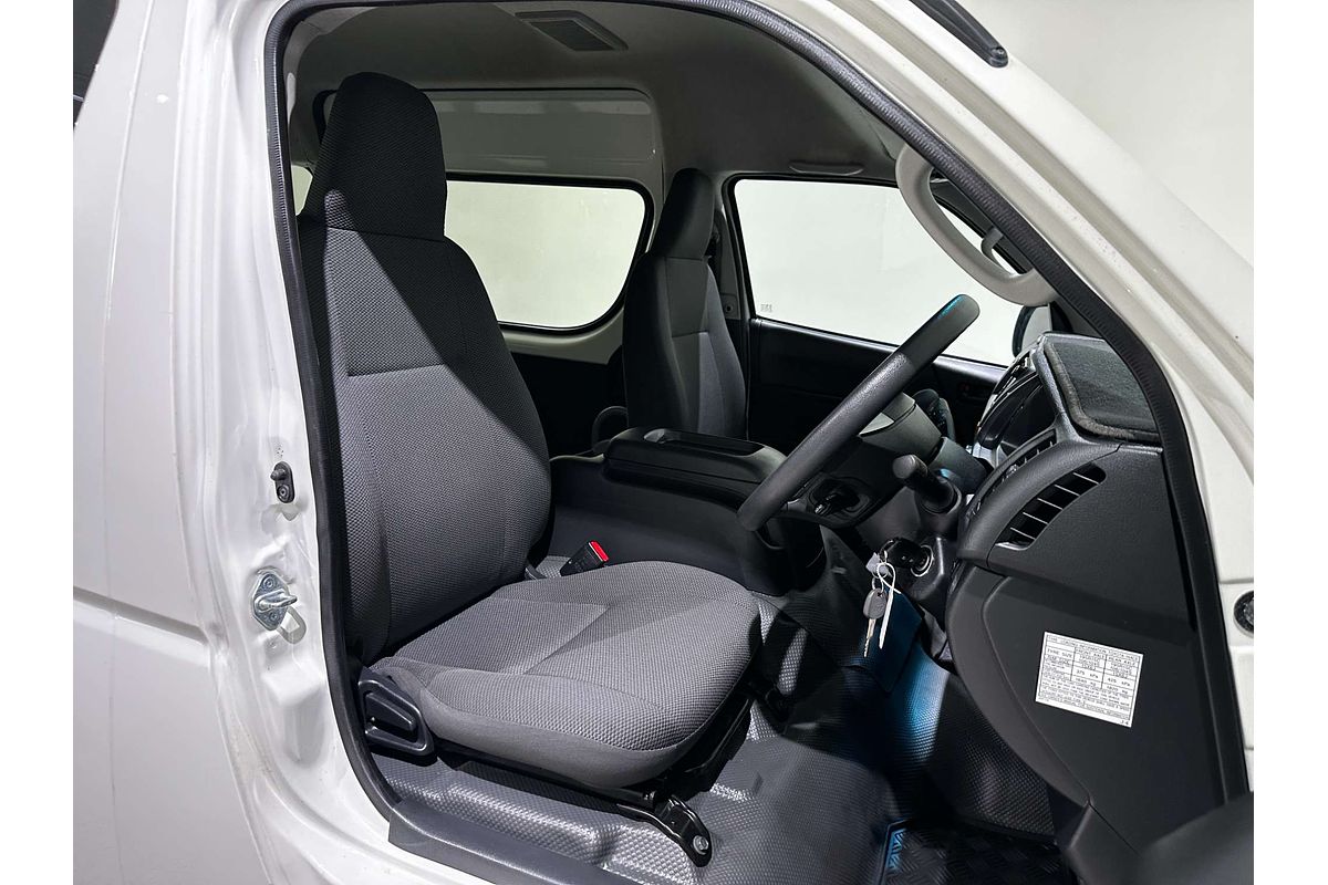 2017 Toyota Hiace Commuter KDH223R ELWB High Roof