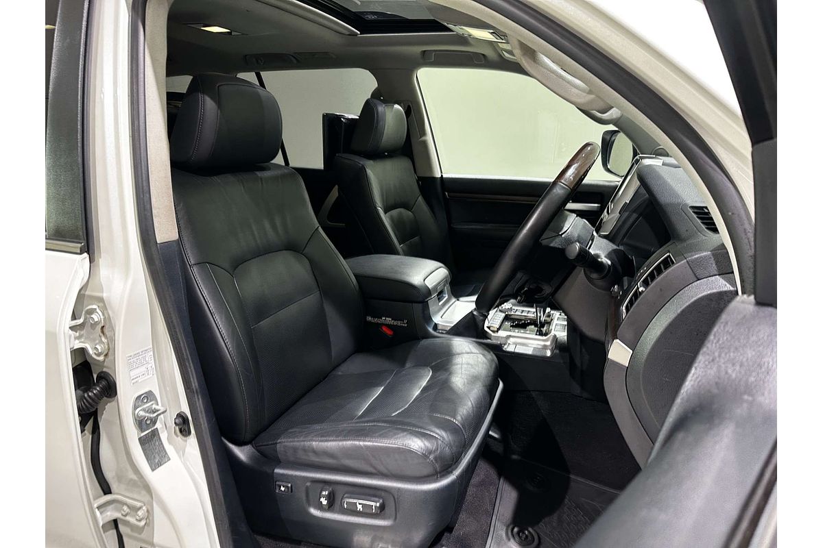 2019 Toyota Landcruiser Sahara VDJ200R