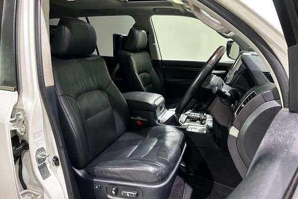 2019 Toyota Landcruiser Sahara VDJ200R