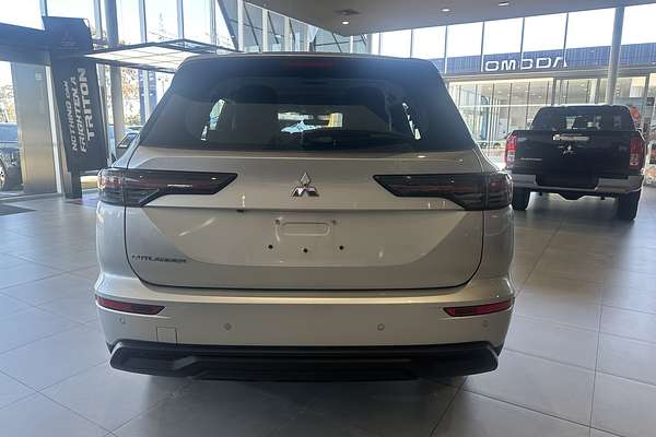 2025 Mitsubishi Outlander ES ZM