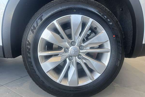 2025 Mitsubishi Outlander ES ZM