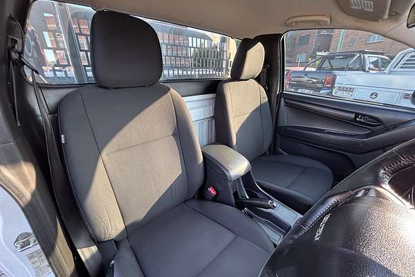 2015 Isuzu D-MAX SX High Ride Rear Wheel Drive
