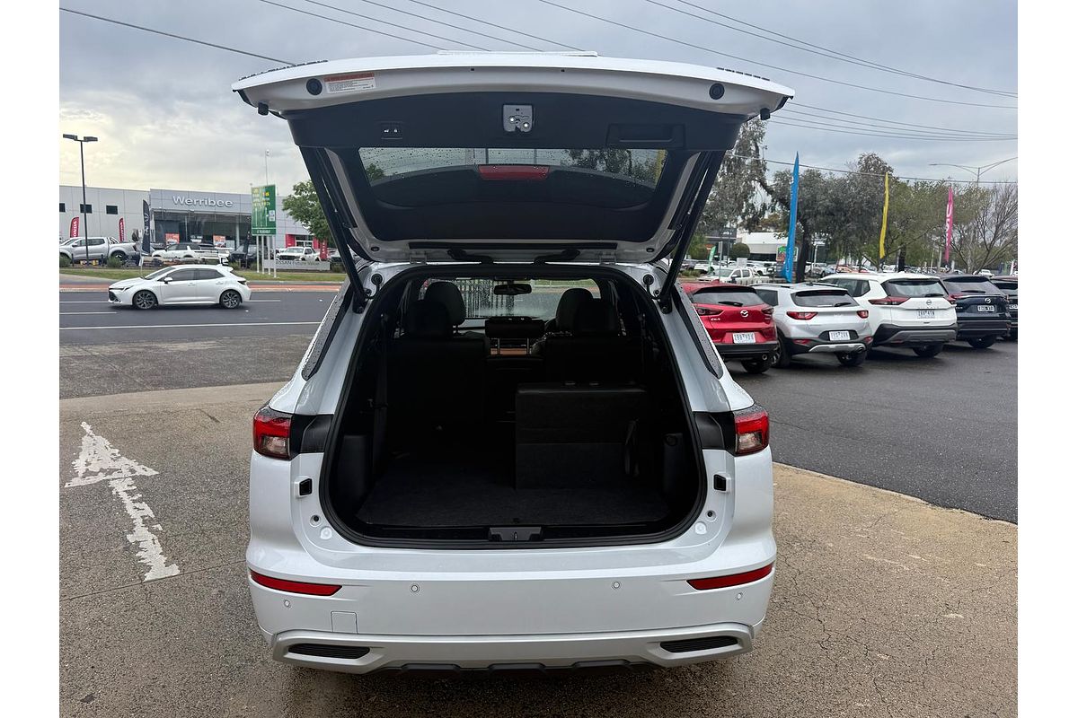 2023 Mitsubishi Outlander Exceed Tourer ZM
