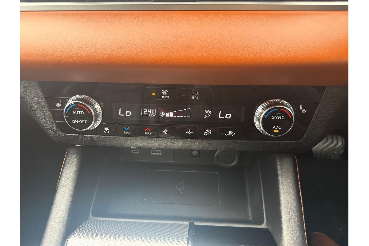 2023 Mitsubishi Outlander Exceed Tourer ZM