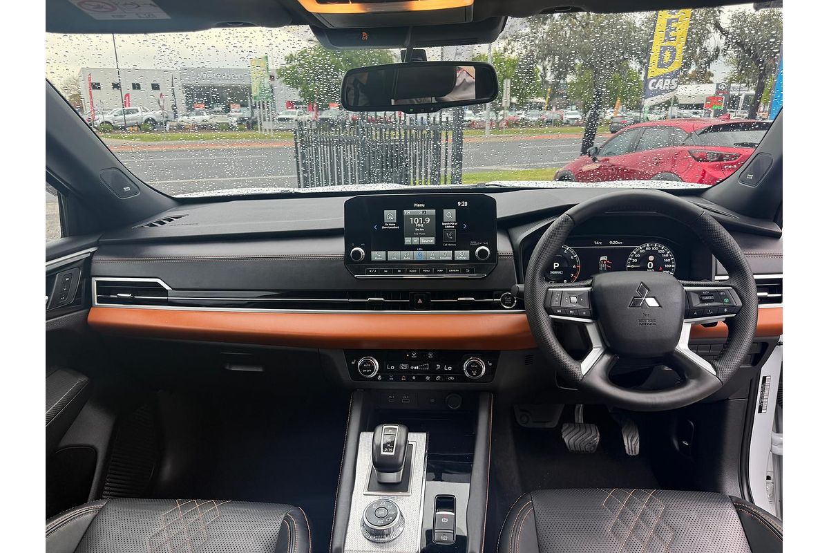 2023 Mitsubishi Outlander Exceed Tourer ZM