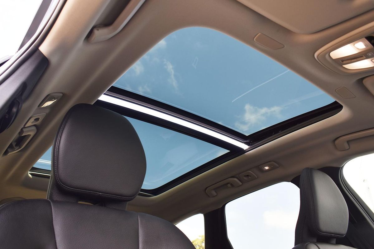 2023 Volvo XC60 Ultimate B5 Bright