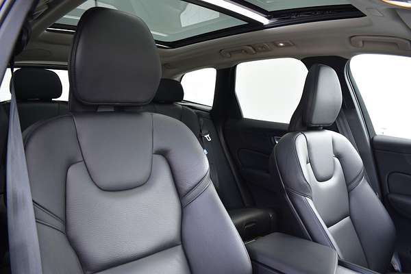 2023 Volvo XC60 Ultimate B5 Bright