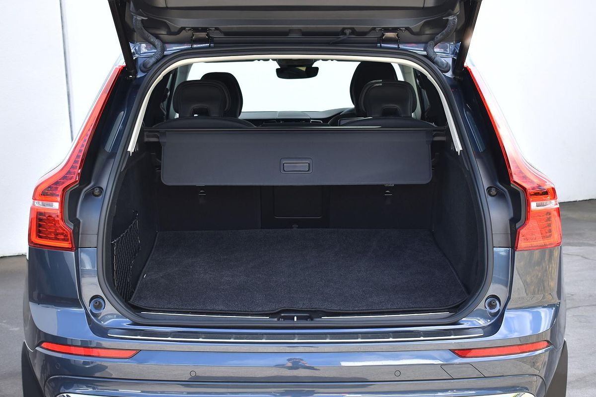 2023 Volvo XC60 Ultimate B5 Bright