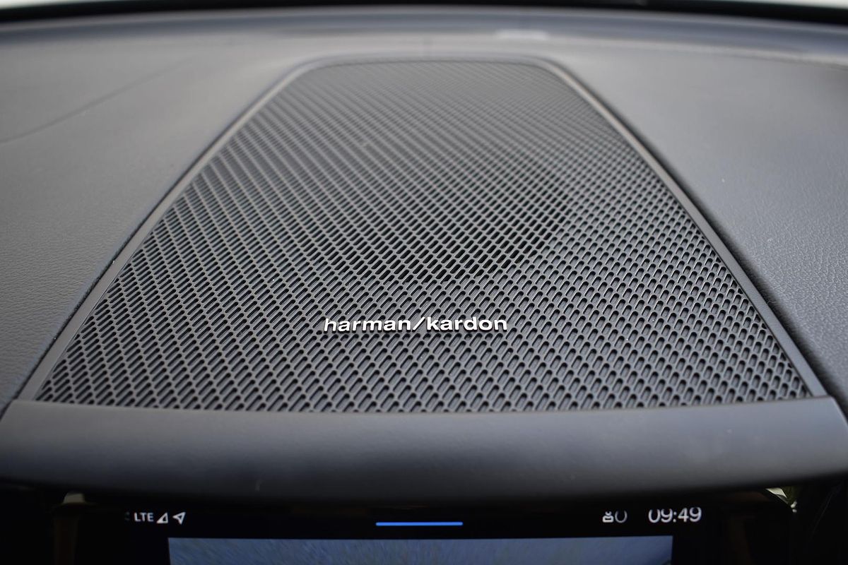 2023 Volvo XC60 Ultimate B5 Bright