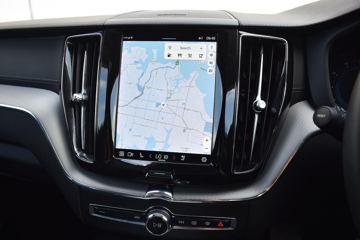 2023 Volvo XC60 Ultimate B5 Bright