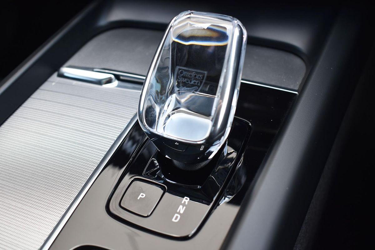 2023 Volvo XC60 Ultimate B5 Bright