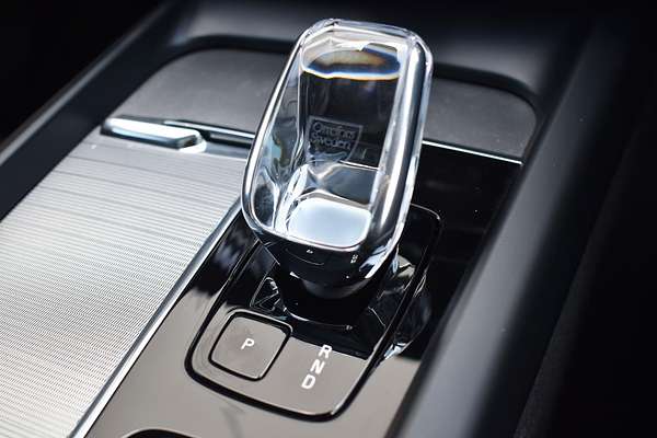 2023 Volvo XC60 Ultimate B5 Bright