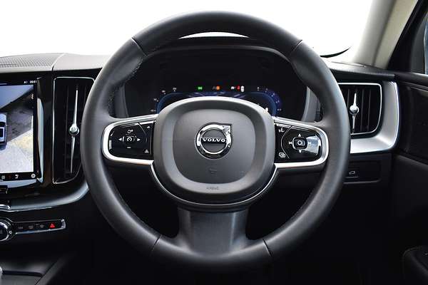 2023 Volvo XC60 Ultimate B5 Bright