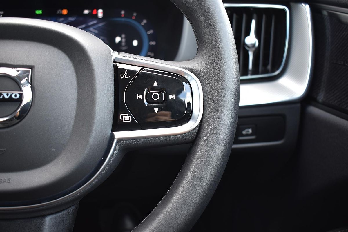 2023 Volvo XC60 Ultimate B5 Bright