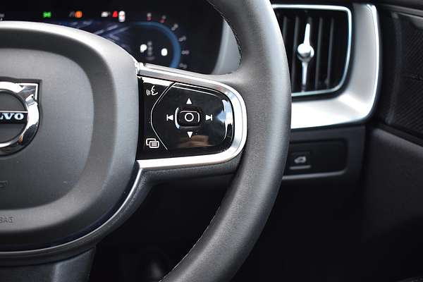2023 Volvo XC60 Ultimate B5 Bright