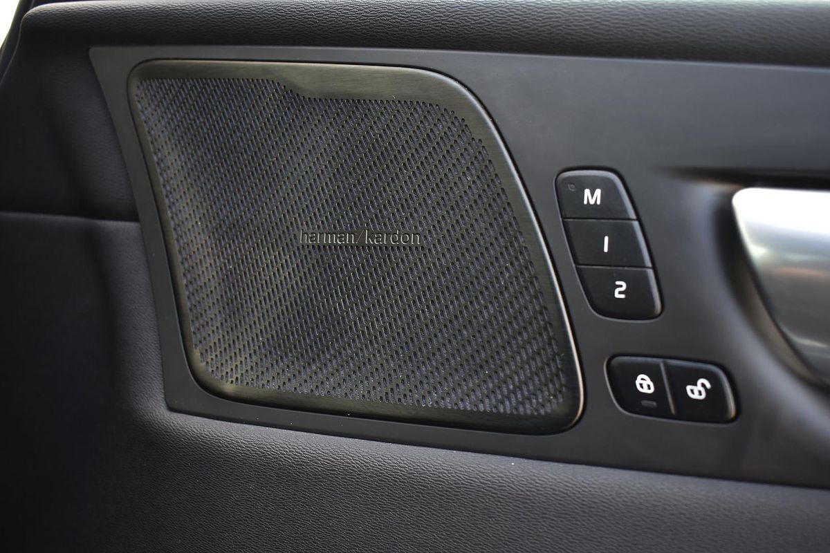 2023 Volvo XC60 Ultimate B5 Bright