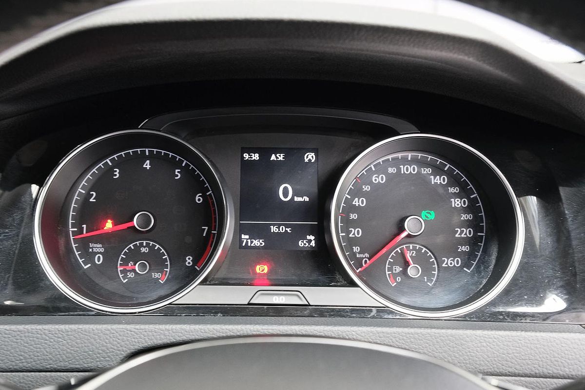2015 Volkswagen Golf 103TSI Highline 7