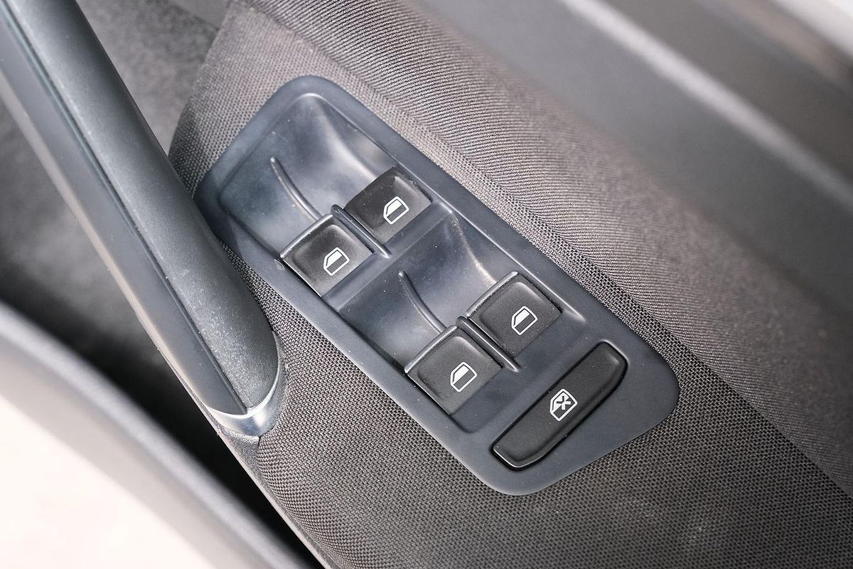 2015 Volkswagen Golf 103TSI Highline 7