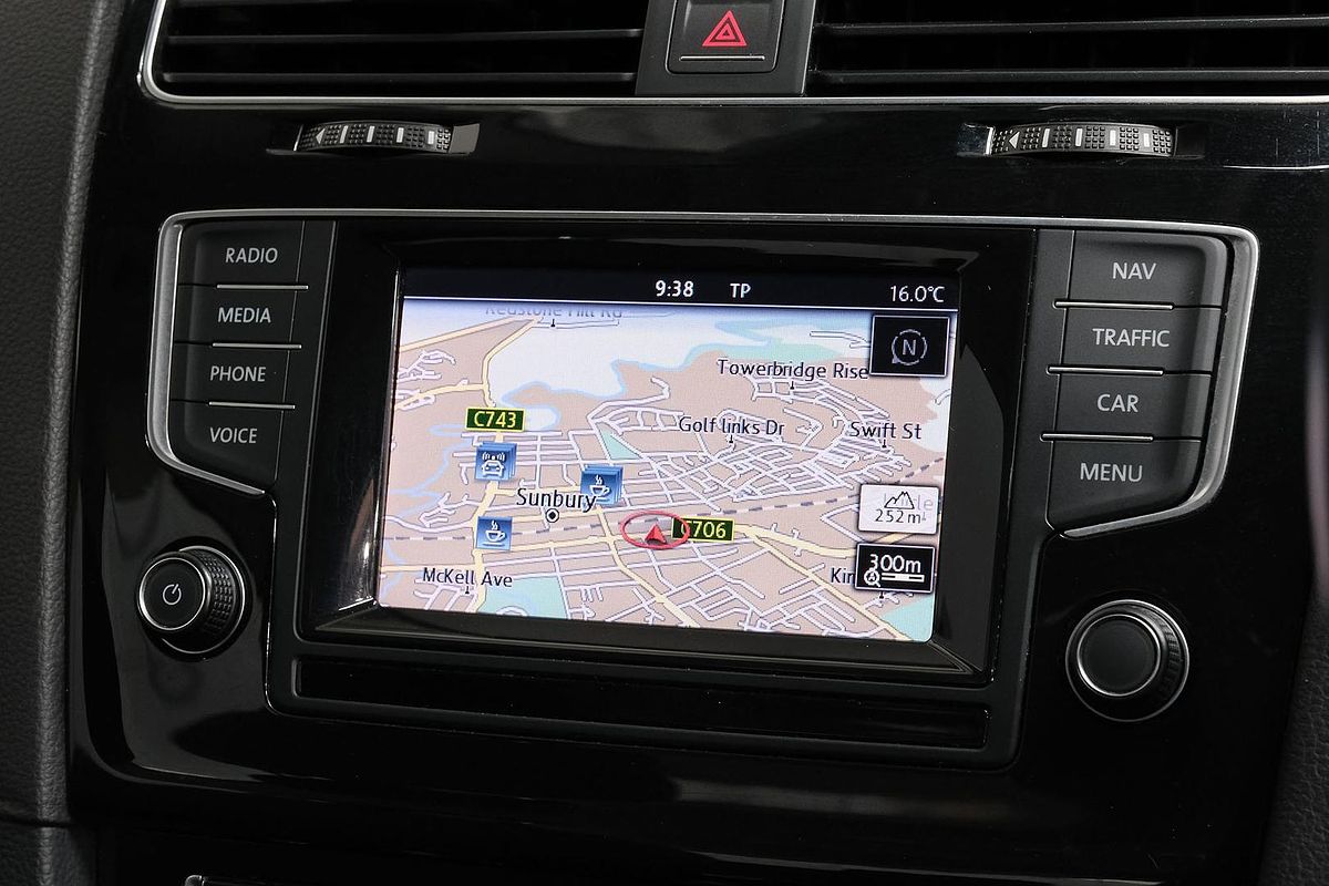 2015 Volkswagen Golf 103TSI Highline 7
