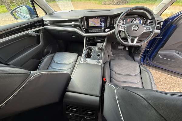 2019 Volkswagen Touareg 190TDI Launch Edition CR