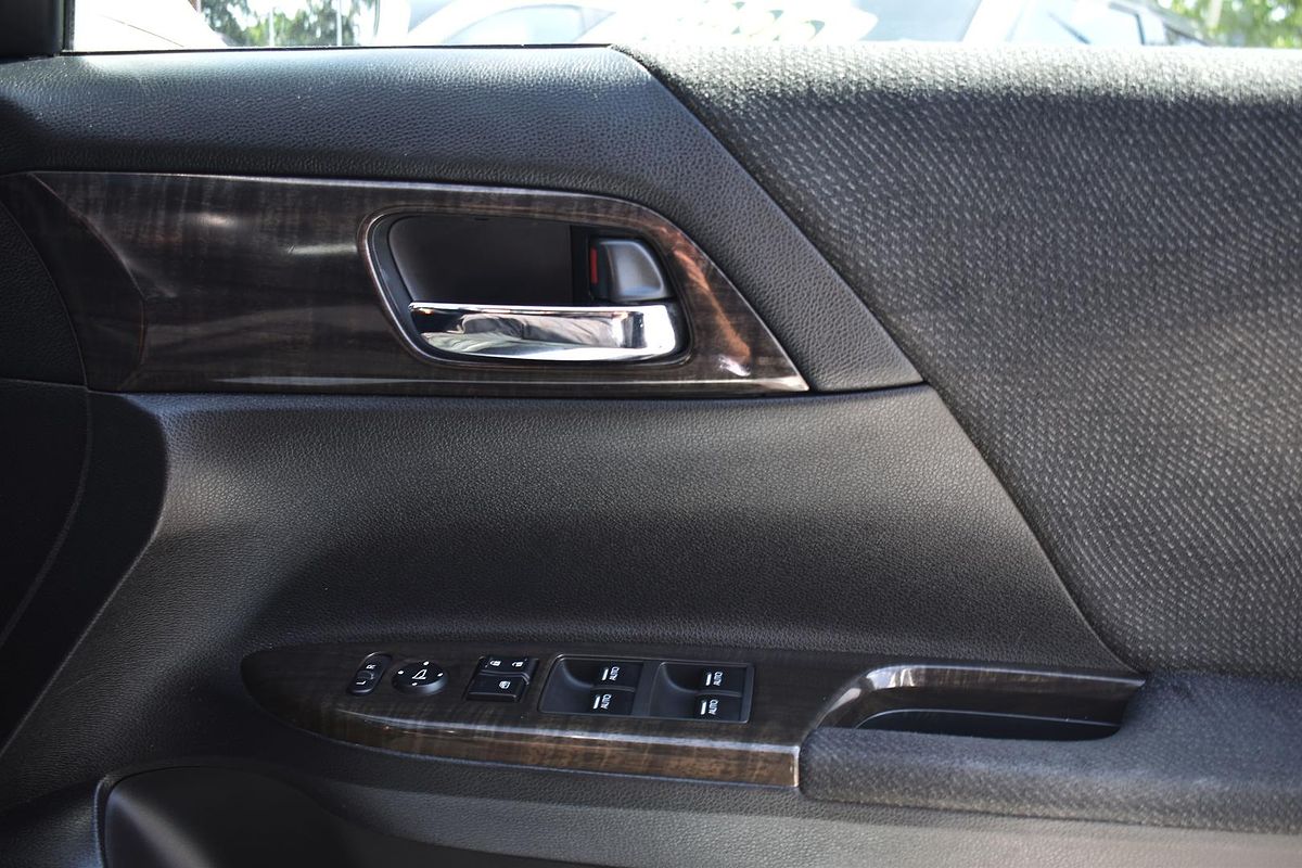 2015 Honda Accord VTi-S 9th Gen