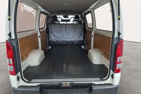 2018 Toyota Hiace Long DX 4WD
