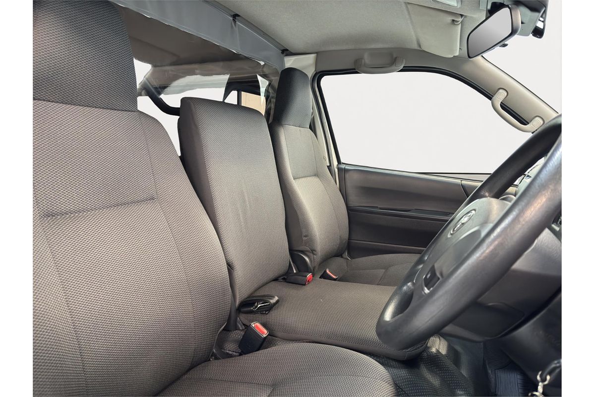 2018 Toyota Hiace Long DX 4WD