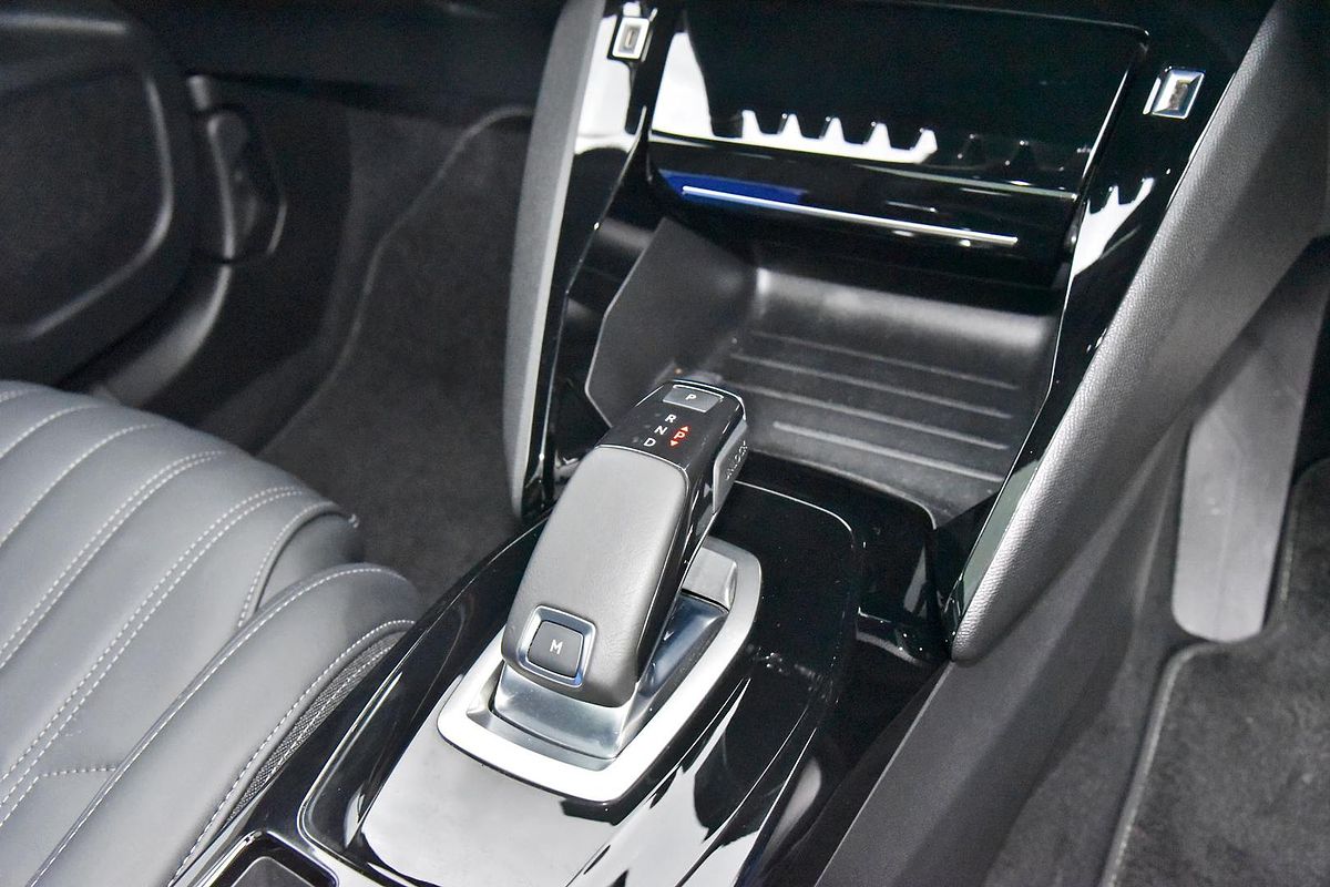 2020 Peugeot 2008 GT P24