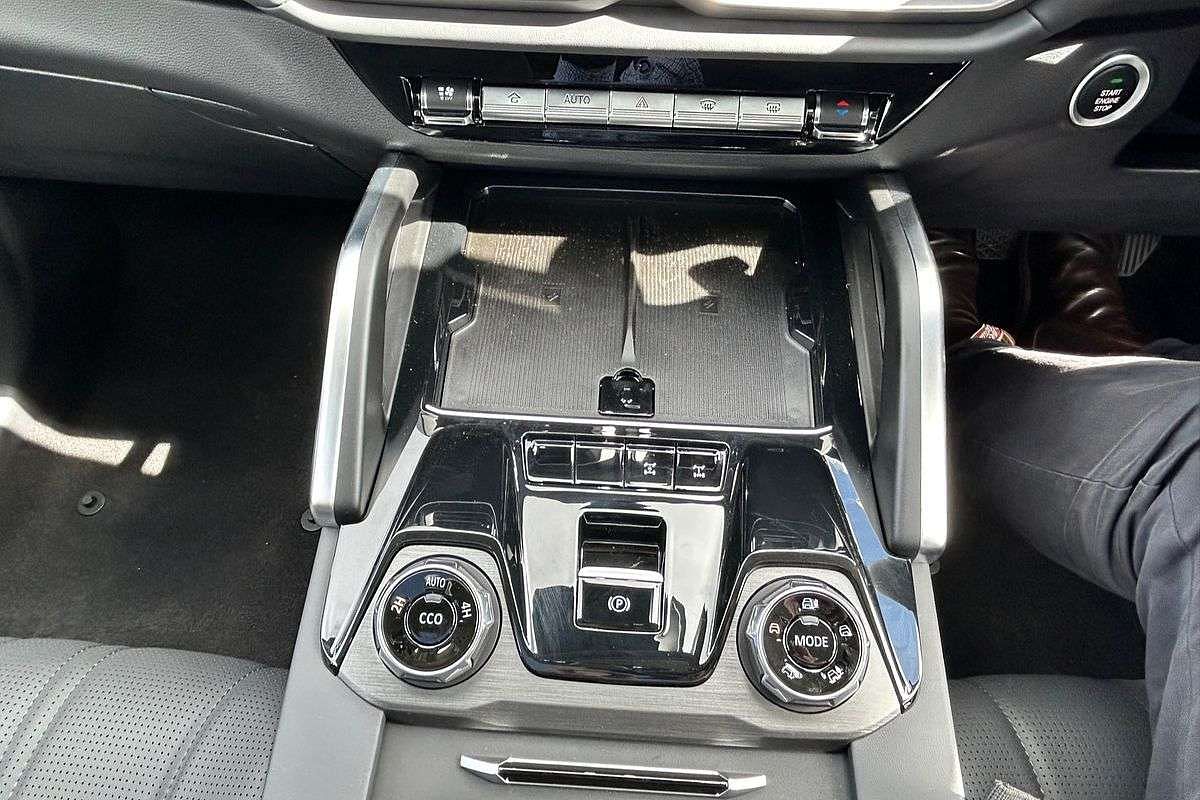 2025 LDV D90 Executive SV9A