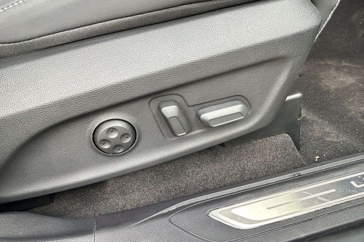 2025 LDV D90 Executive SV9A