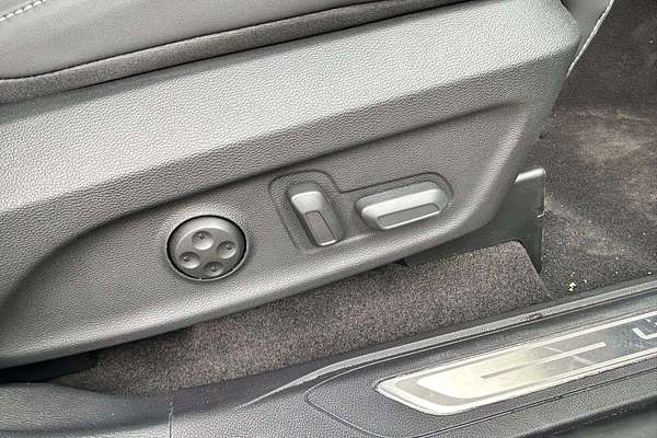 2025 LDV D90 Executive SV9A