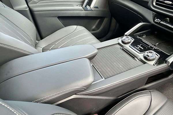 2025 LDV D90 Executive SV9A