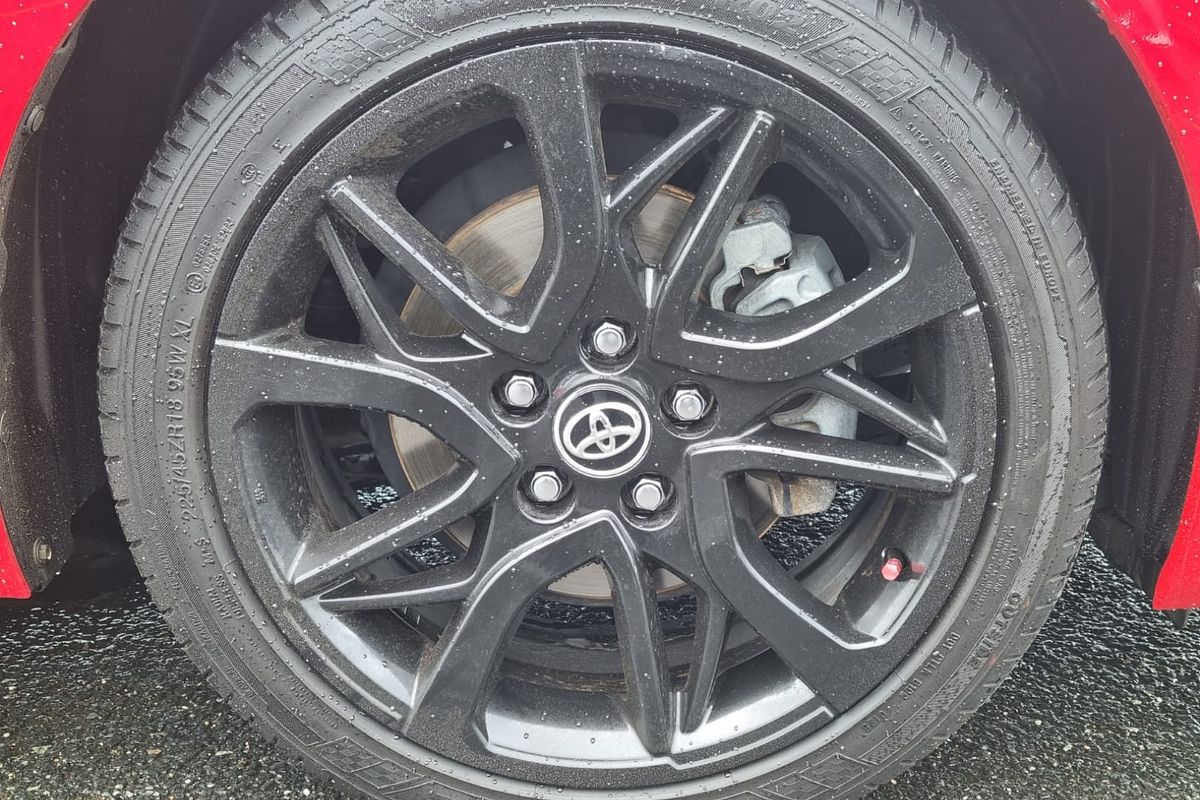 2016 Toyota Camry Atara S ASV50R