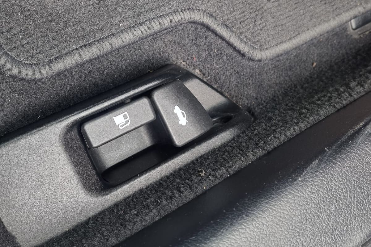 2016 Toyota Camry Atara S ASV50R